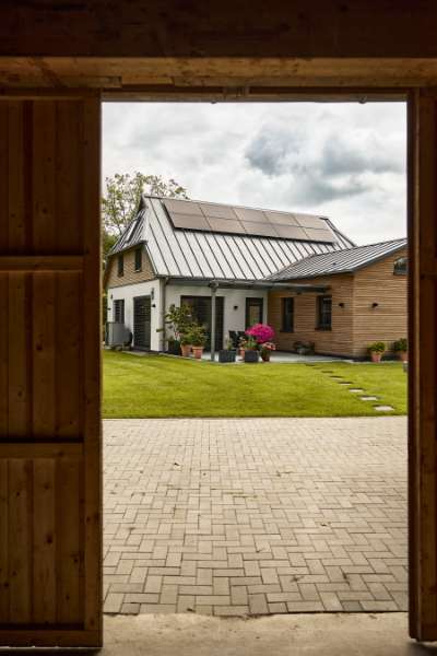 Ansprechende Mix aus Holz und Stahlprofilen, Im Ziek 1, 27374 Visselhövede